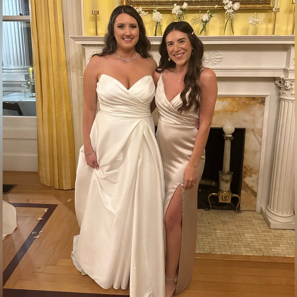 Revelry bridesmaid dress satin Rava soft champagne 702 size 4